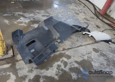 2016 Ford Explorer Platinum z USA, uszkodzony, nr VIN 1FM5K8HT4GGC04763